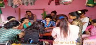 आत्मानिर्भर हुन सीप सिक्दै बुहारी